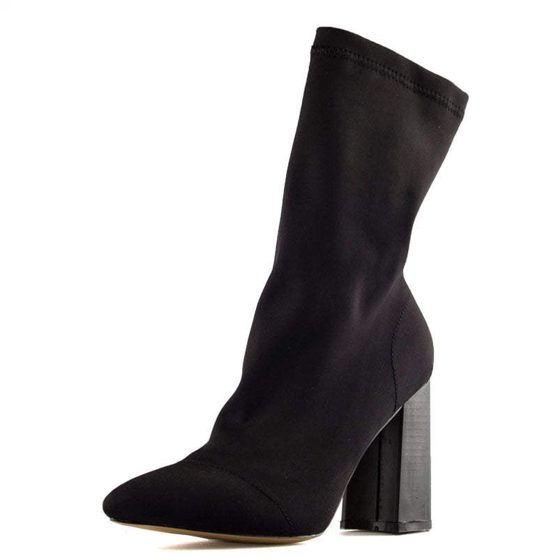 Chunky Heel Chelsea Boots for Women – Stylish & Comfortable Black Design