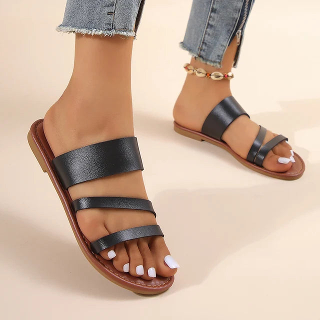 Comfortable Beach Slippers for Women – Stylish & Lightweight Flip Flops