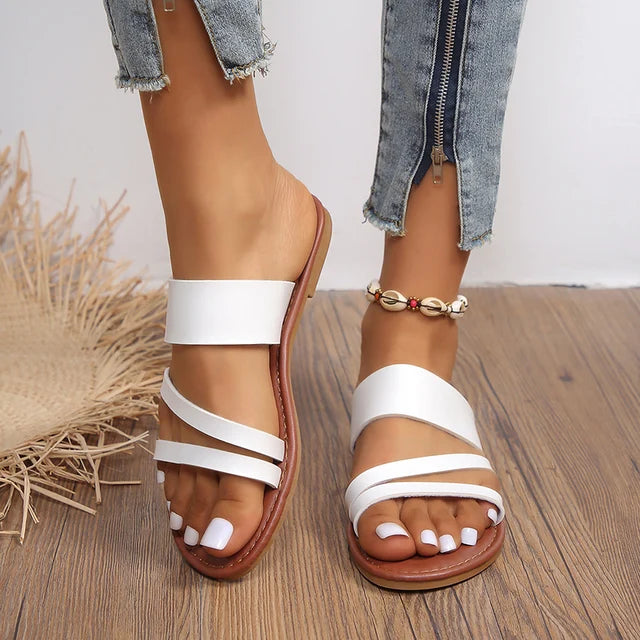 Comfortable Beach Slippers for Women – Stylish & Lightweight Flip Flops
