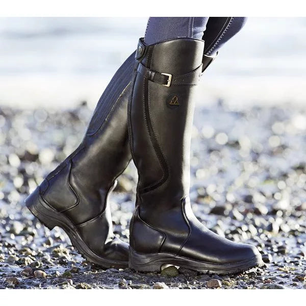 Elegant Waterproof Boots for Women – Stylish & Functional