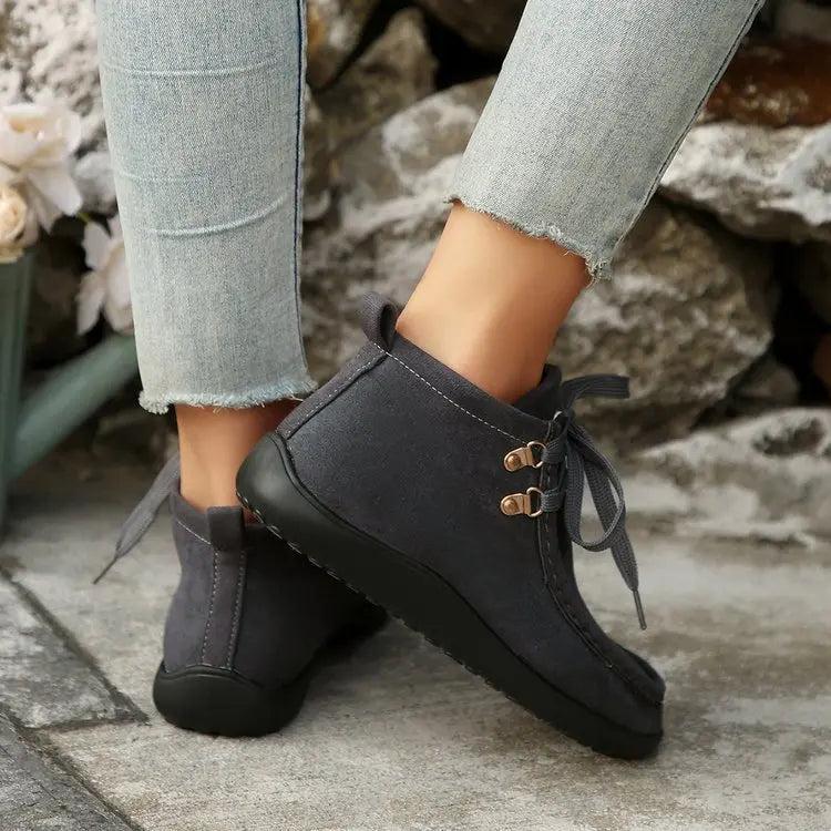 Lace-Up Winter Boots for Women – Stylish & Warm for Cold Weather Caliboot