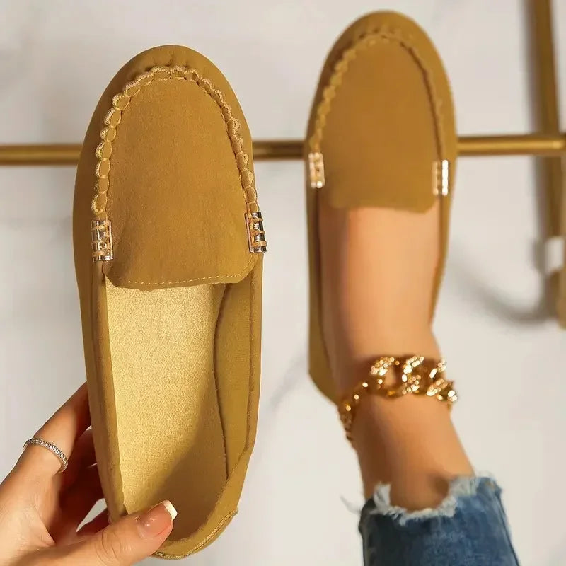 Lightweight Black Loafers for Women – Chic & Versatile Comfort
