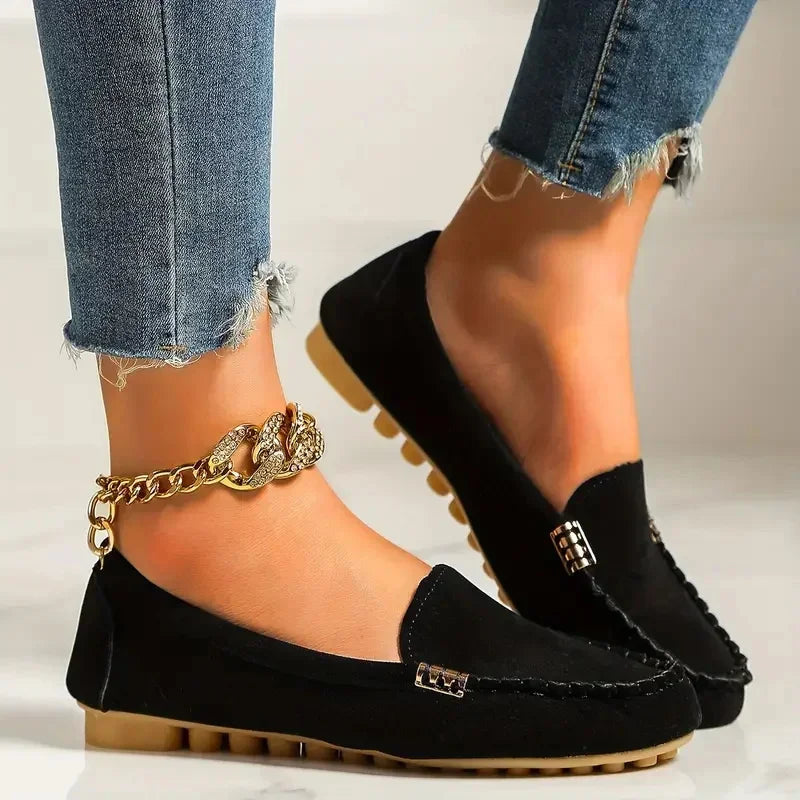 Lightweight Black Loafers for Women – Chic & Versatile Comfort