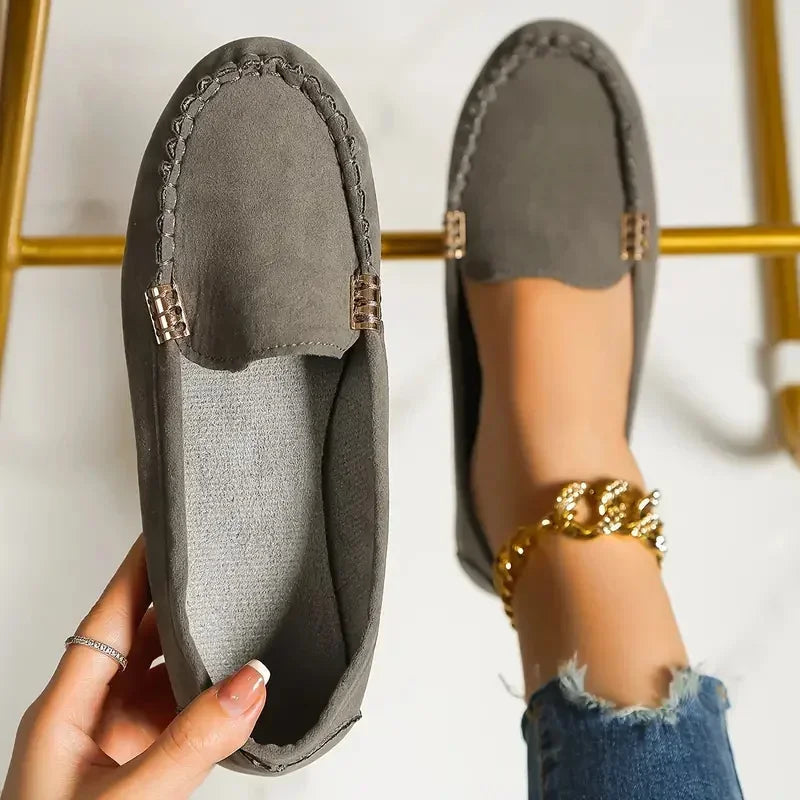 Lightweight Black Loafers for Women – Chic & Versatile Comfort