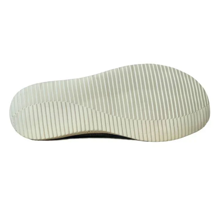 Lightweight Slip-On Shoes for Women – Comfortable & Supportive for Daily Wear