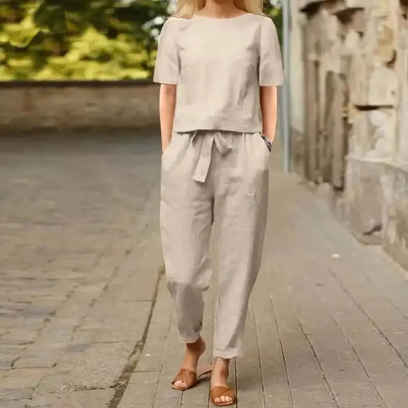 Relaxed-Fit Loungewear Set for Women – Effortless Style & Comfort 1