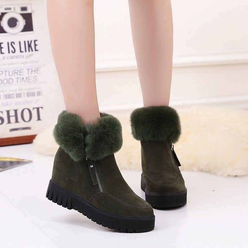 Short Winter Boots for Women – Stylish & Comfortable with Integrated Heel