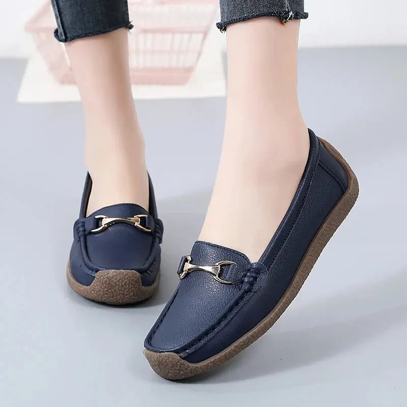 Slip-On Black Flats for Women – Stylish & Comfortable Moccasin Design
