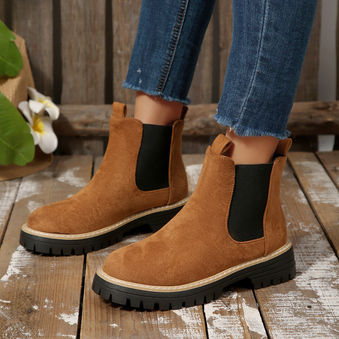 Women's Chelsea Boots – Chunky Lug Sole Ankle Boots with Elastic Side Panels Caliboot