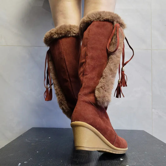 Black Combat Boots for Women – Stylish & Comfortable Winter Footwear