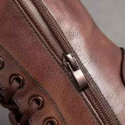 Bottes en Cuir Verni au Style Rétro