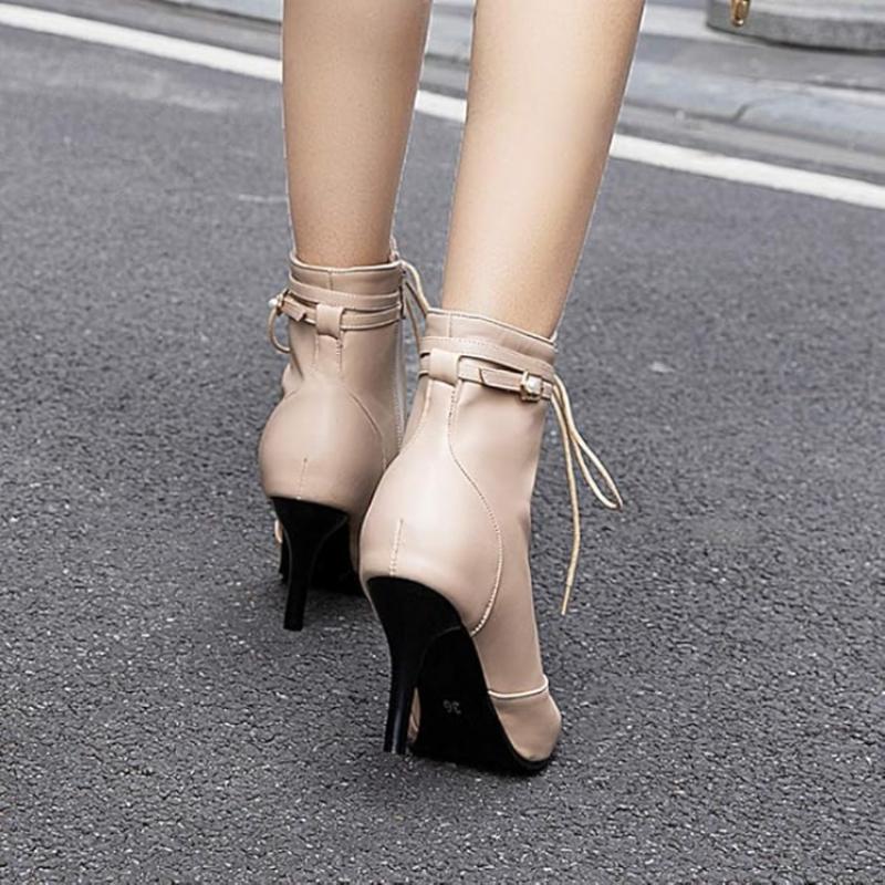 Bottines Élégantes à Talon Aiguille avec Boucle Ceinture
