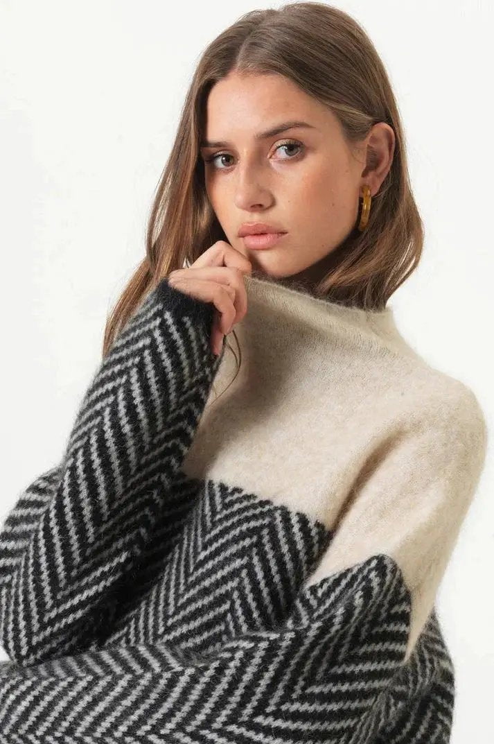 Herringbone Oversized Sweater for Women – Cozy & Stylish Layering-Caliboot