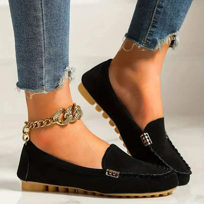 Lightweight Black Loafers for Women – Chic & Versatile Comfort