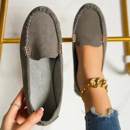 Lightweight Black Loafers for Women – Chic & Versatile Comfort