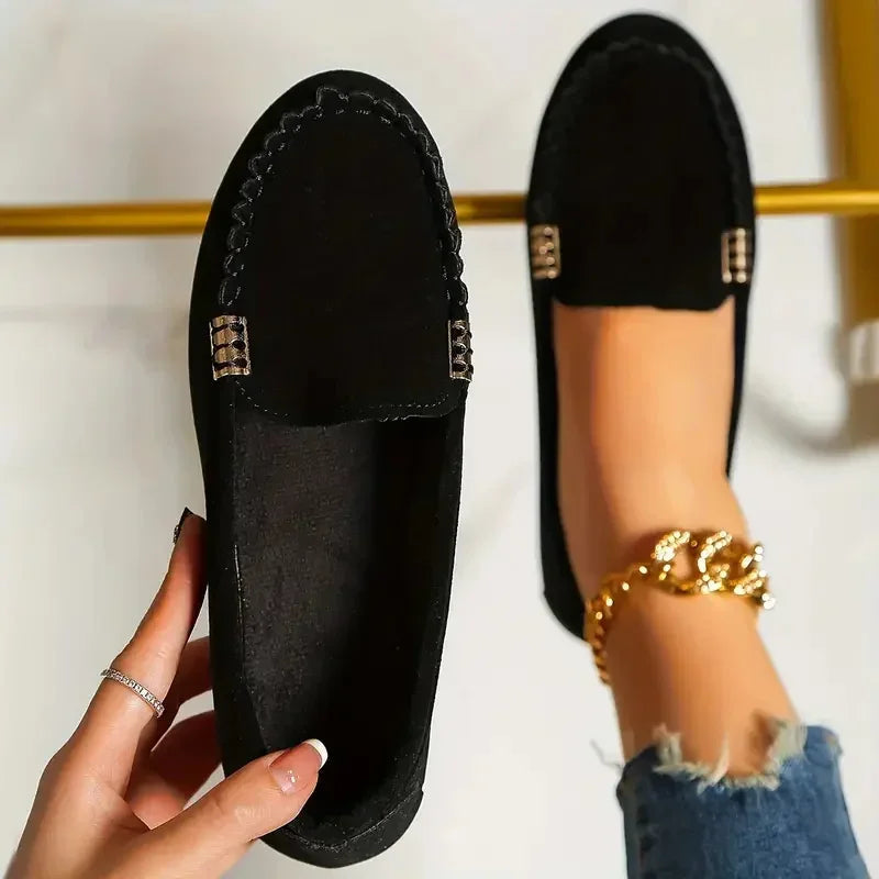 Lightweight Black Loafers for Women – Chic & Versatile Comfort