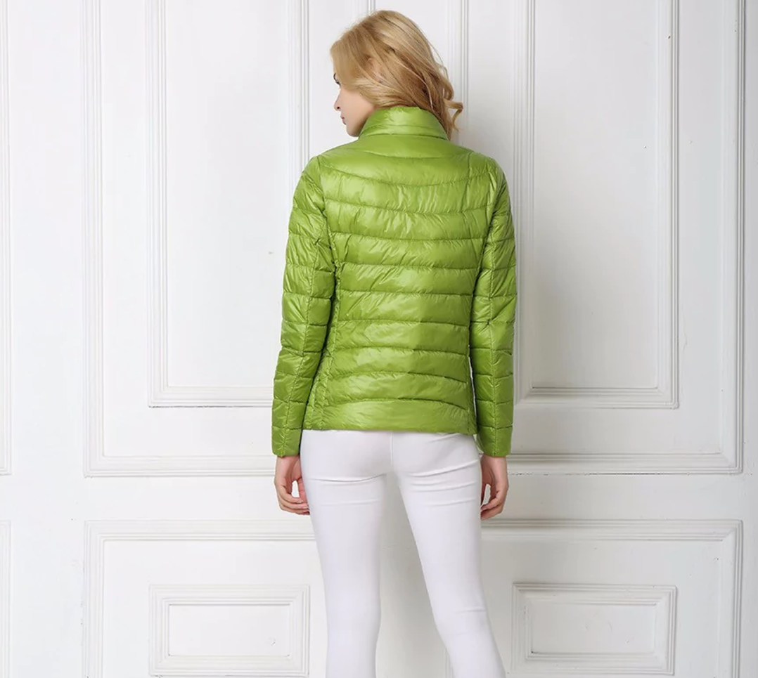 Lightweight Down Jacket for Men – Urban Style & Comfort 1