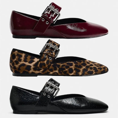 Pointed Toe Flats for Women – Stylish Leopard Print & Comfortable Design