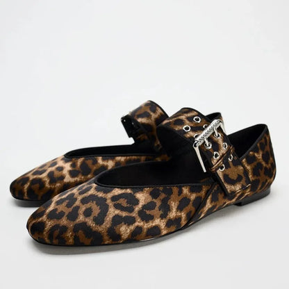 Pointed Toe Flats for Women – Stylish & Versatile