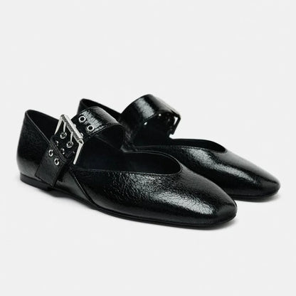 Pointed Toe Flats for Women – Stylish & Versatile