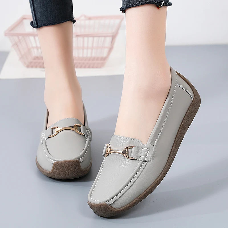 Slip-On Black Flats for Women – Stylish & Comfortable Moccasin Design