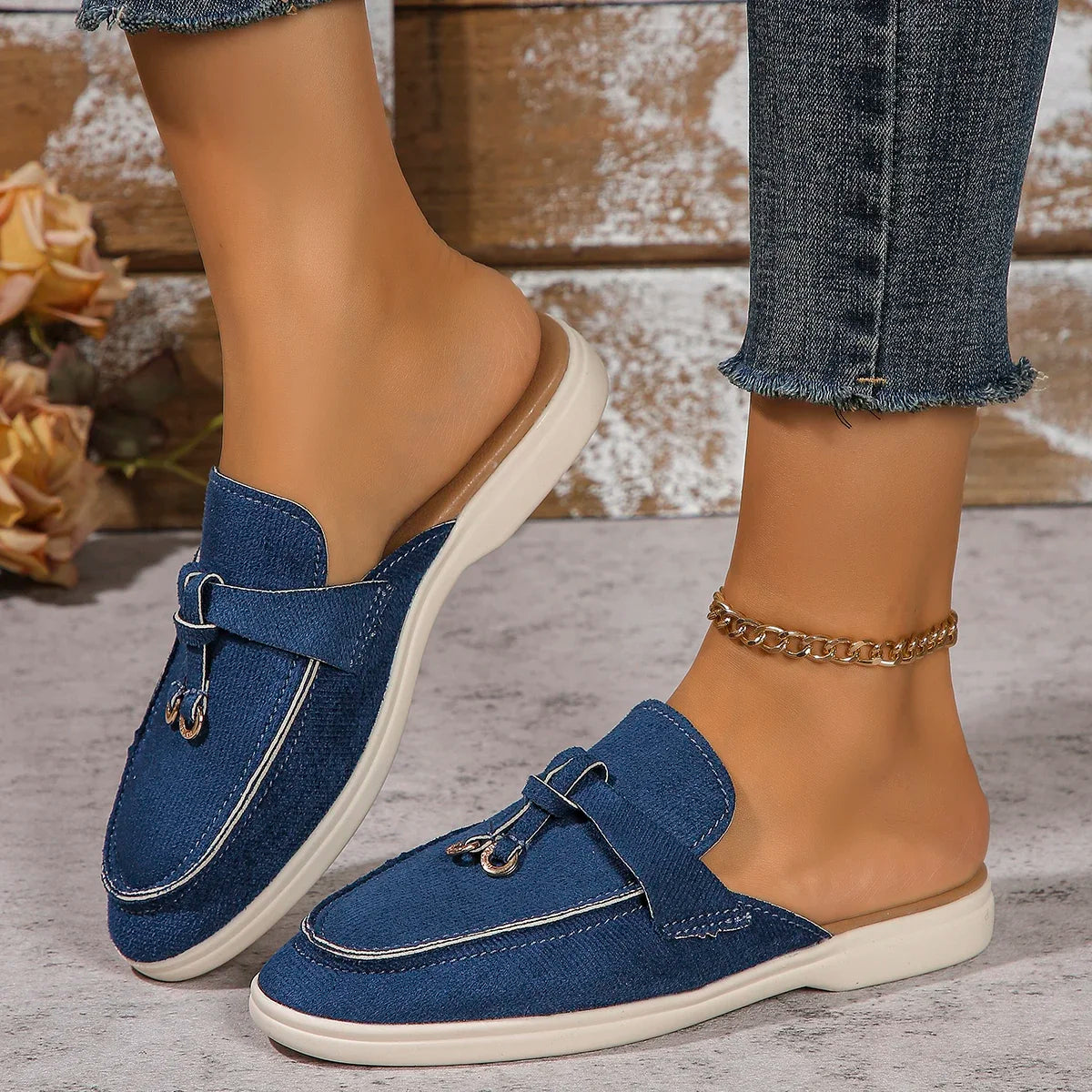 Slip-On Casual Sneakers for Women – Comfortable & Versatile