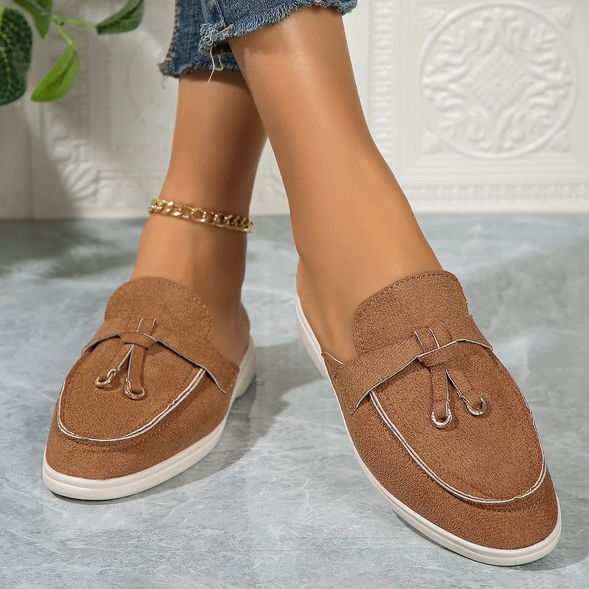 Slip-On Casual Sneakers for Women – Comfortable & Versatile