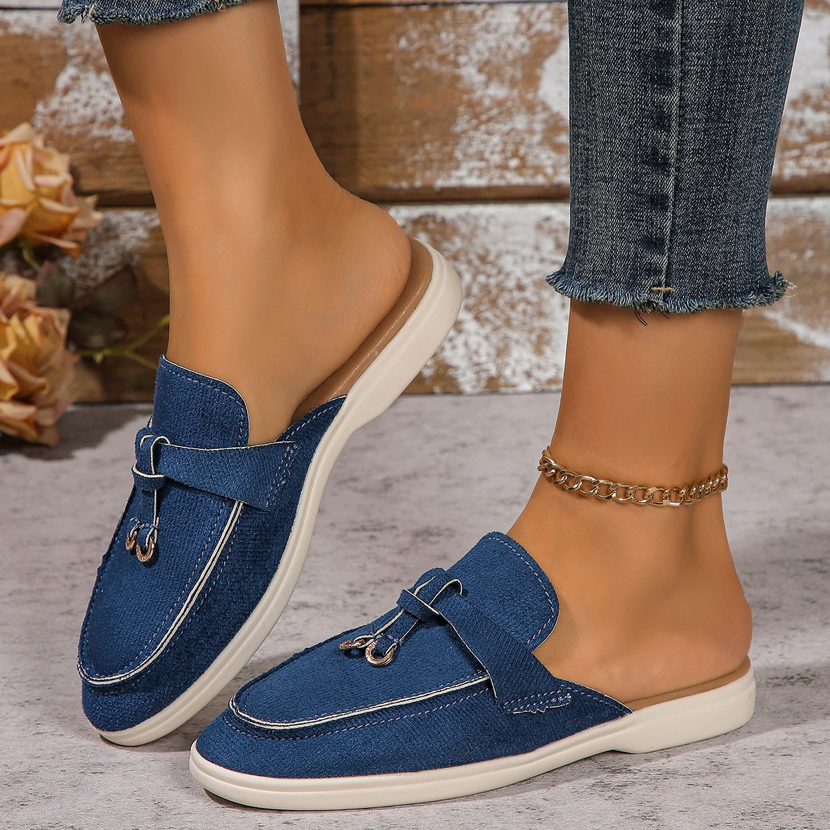 Slip-On Casual Sneakers for Women – Comfortable & Versatile